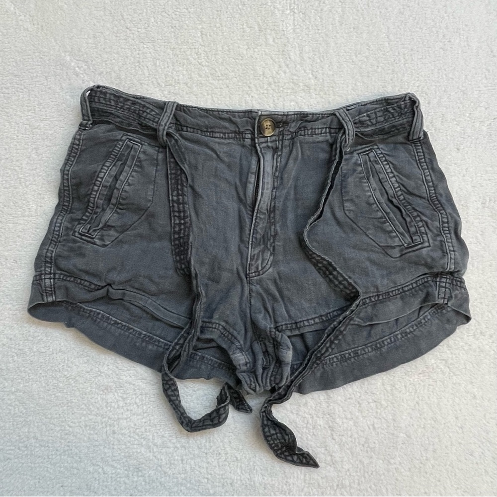 American Eagle Outfitters Charcoal Cargo Shorts Soft Belt Flap Pockets Size 10